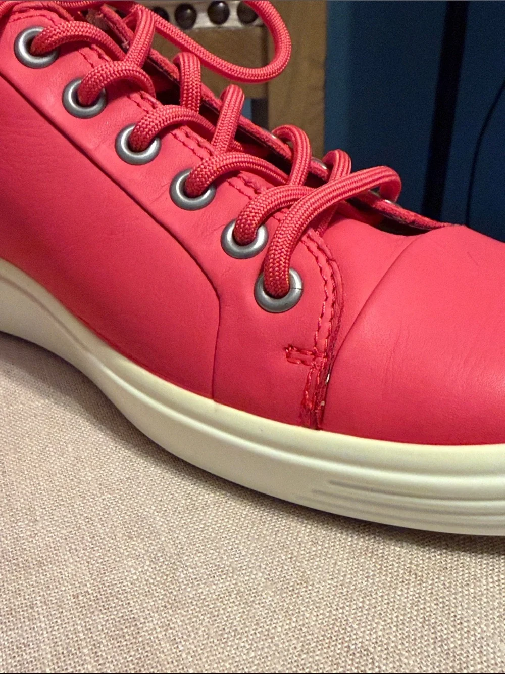 Ecco Women’s Coral Pink Leather Lace-Up Sneakers, Size 9 extra width